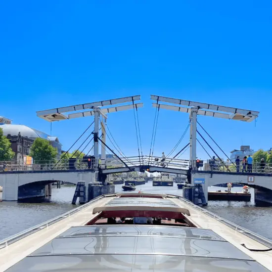 cruise trought canals