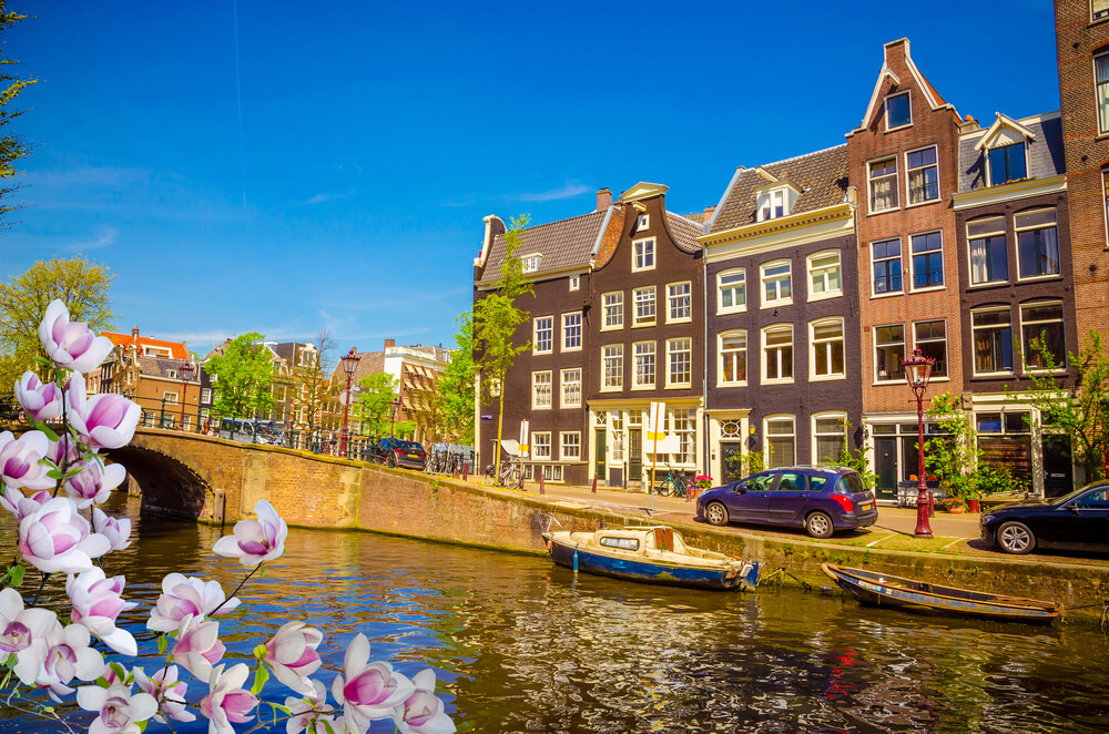 why take a boat trip on the amsterdam canals