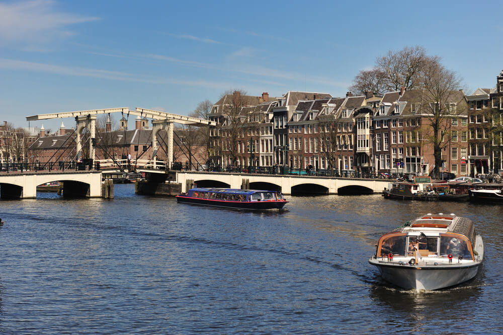 which canal cruise to take in amsterdam