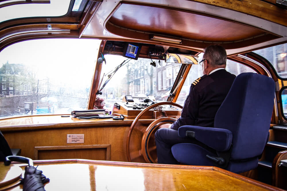 which canal cruise to take in amsterdam for different needs