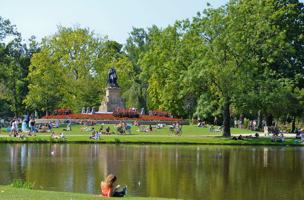how to spend your day efficiently in amsterdam
